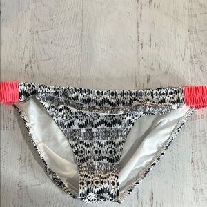 Gossip Monochrome Patterned Bikini Bottoms with Bright Pink Highlights, NWT, XL